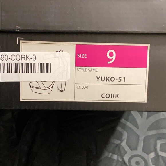 Heels - Picture 4 of 4